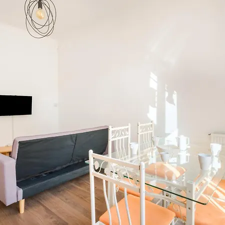 Le Village Daire Villeneuve-Loubet