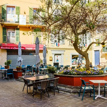 Le Village *